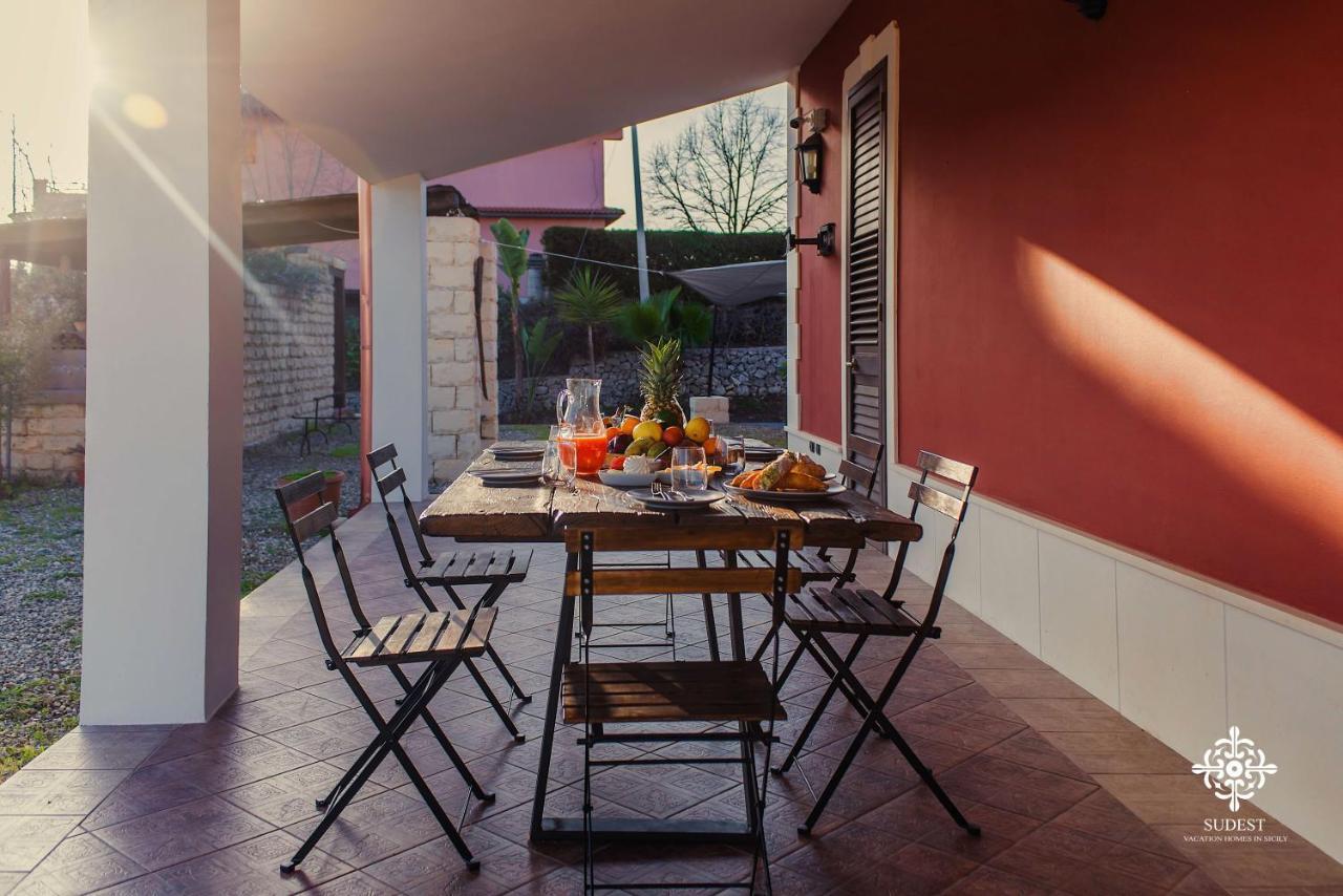 Villa Clara Country Retreat Solarino Kültér fotó